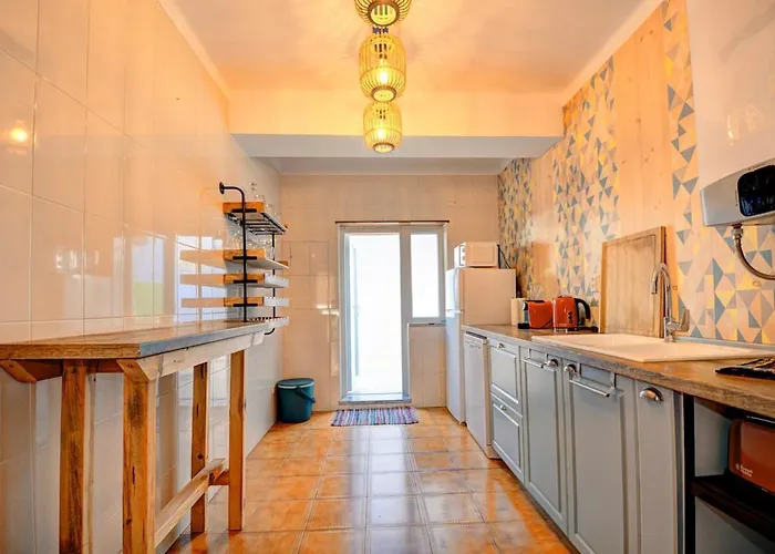 Charming T3 With Patio, And Surf Peniche